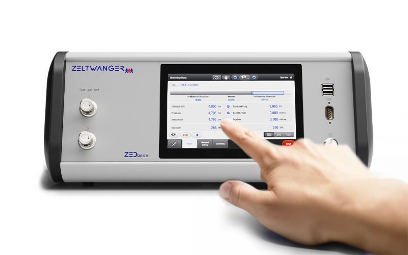 Hand bedient Touchscreen eines Dichtheitsprüfgeräts