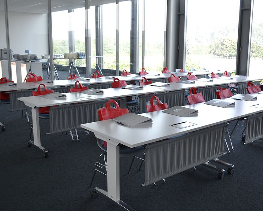 Školící místnost s podklady - servis společnosti Zeltwanger Dichtheitsprüfung
